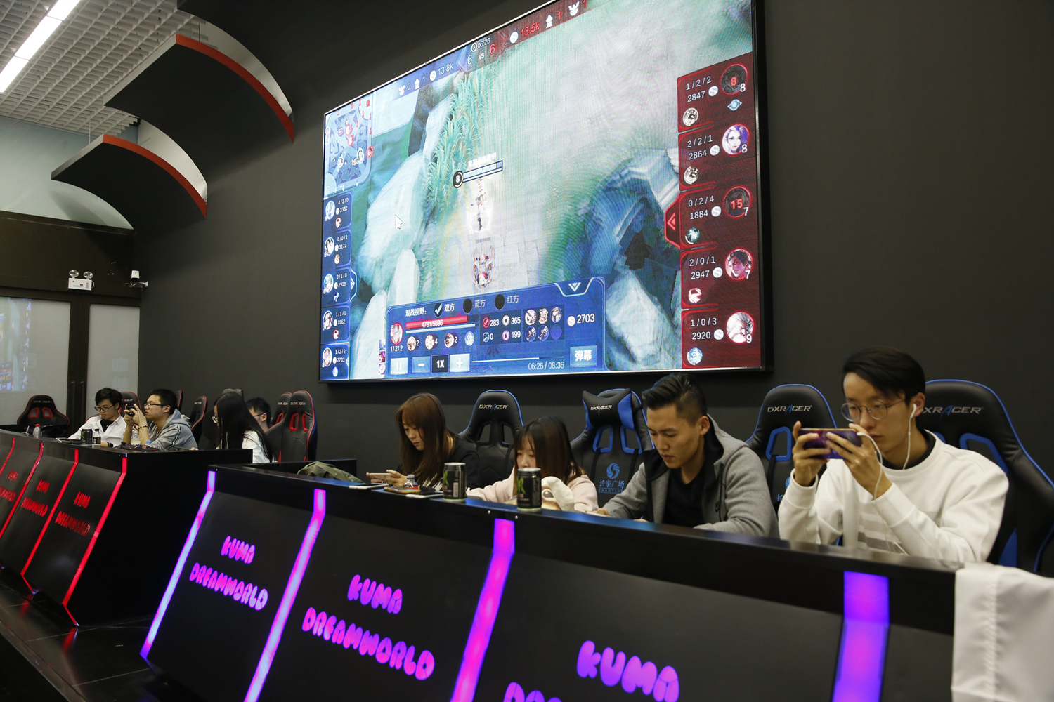 Zhuo ：大家最近比较认真，今天比赛打得比较紧凑，就赢下来了