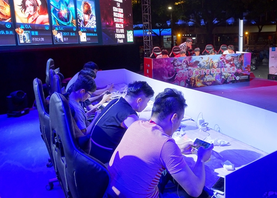 负责的神！ bin 无敌的Gnar的攻击速度击杀了Angel Rock Bird，转折点 Bilibili Gaming 横扫 EDward Gaming 。